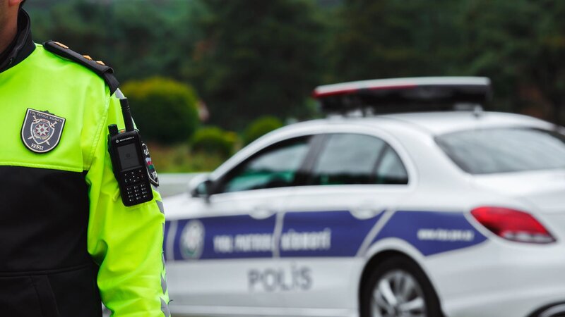 Verkehrspolizei appelliert an Autofahrer wegen Bauarbeiten auf der Strecke Quba-Baku in Richtung Sulutəpə
