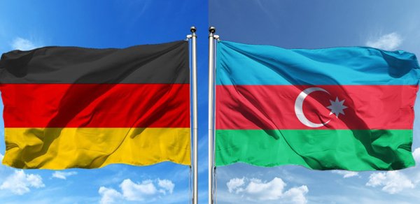 Protest von Aserbaidschan nach Deutschland