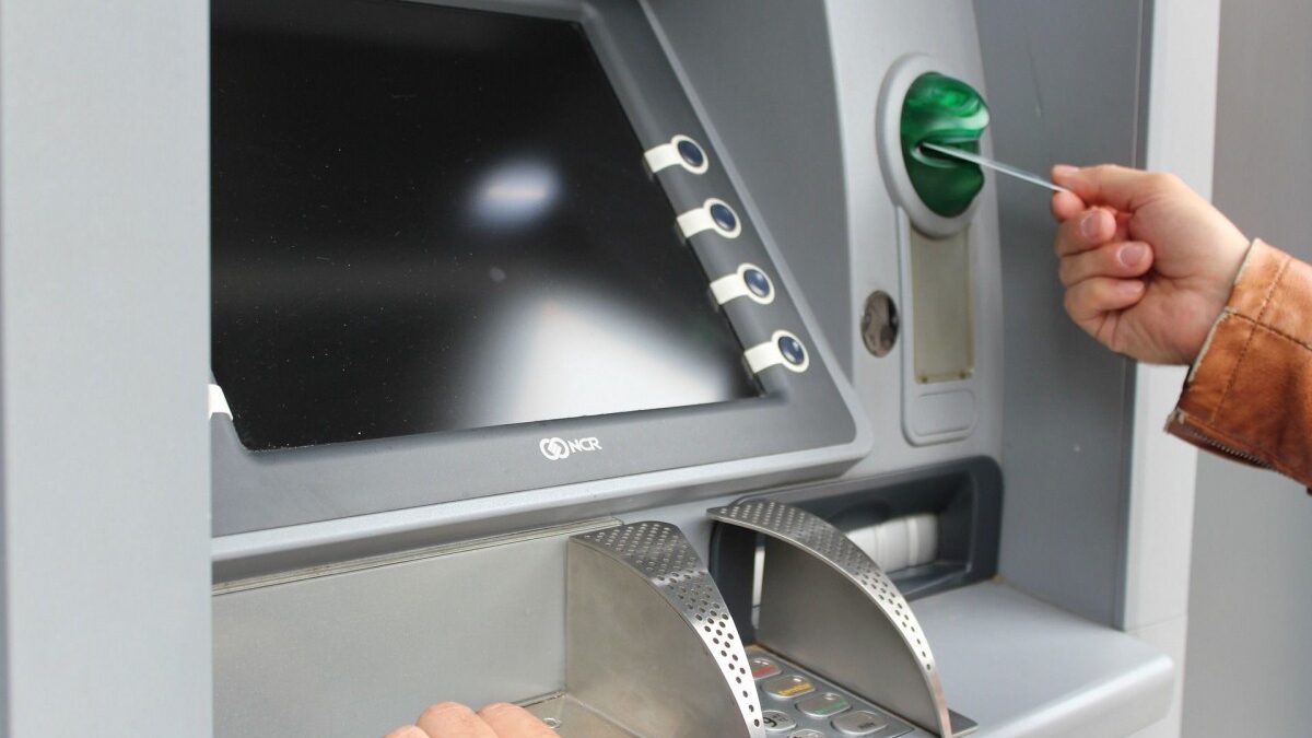 Anzahl der Empfänger von Alterssozialleistungen im letzten Monat bekannt gegeben