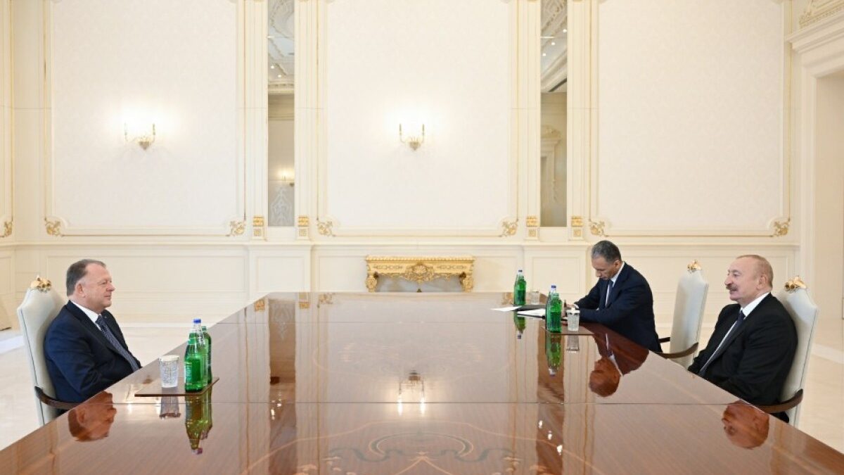 Präsident Ilham Aliyev empfängt Präsidenten der Internationalen Judo Föderation