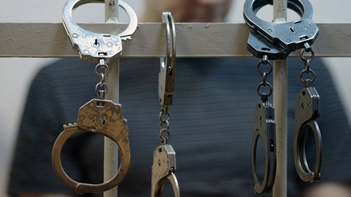 3 wegen Betrug gesuchte Personen festgenommen
