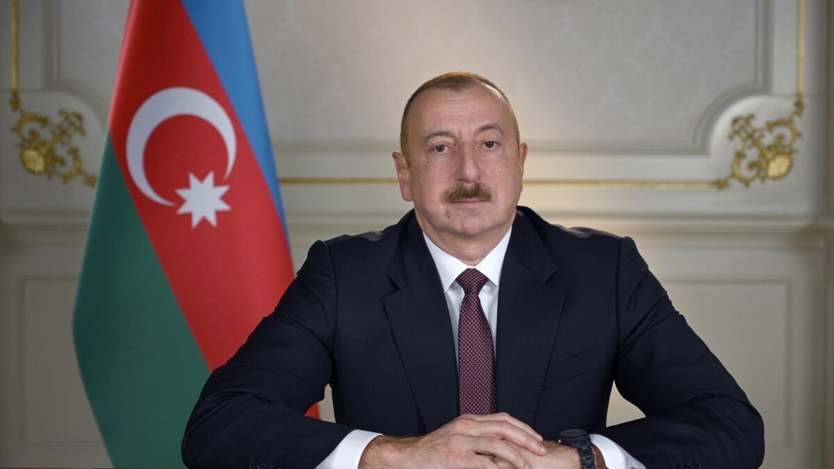 Präsident Ilham Aliyev ist zu einem Arbeitsbesuch in Turkmenistan eingetroffen