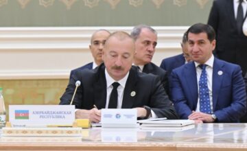 Zeremonie zur Unterzeichnung von Dokumenten in Turkmenbaschi