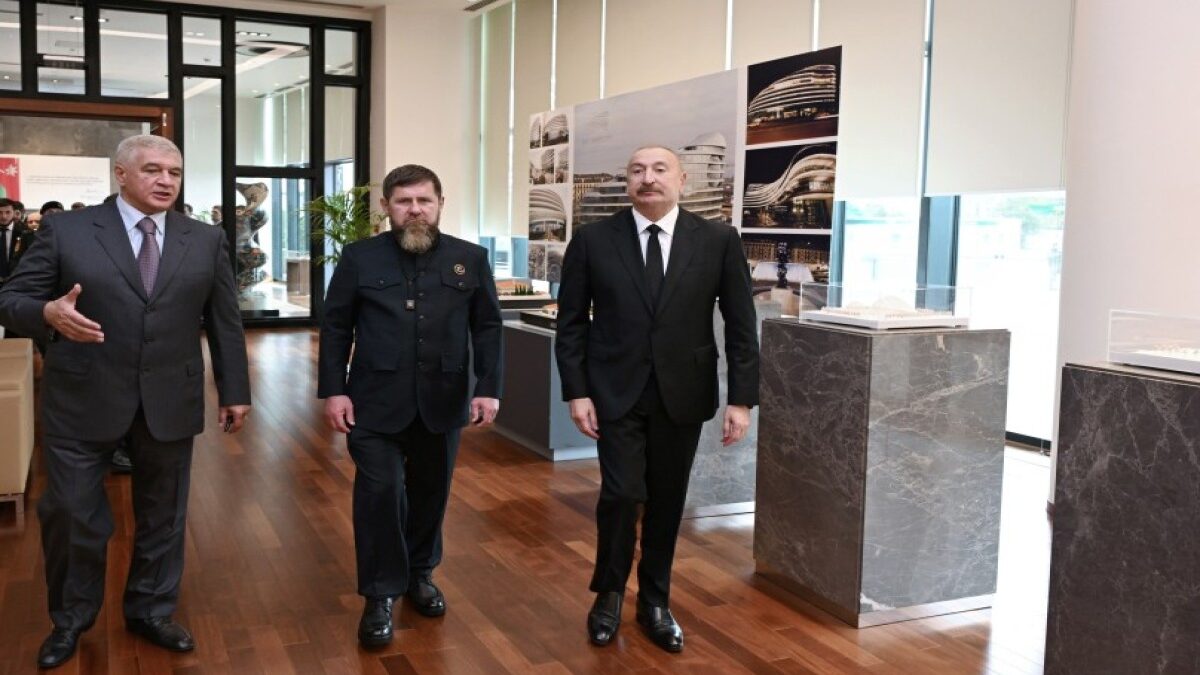 Präsident Ilham Aliyev und Ramsan Kadyrow besuchten „Baku Weißer Stadt“