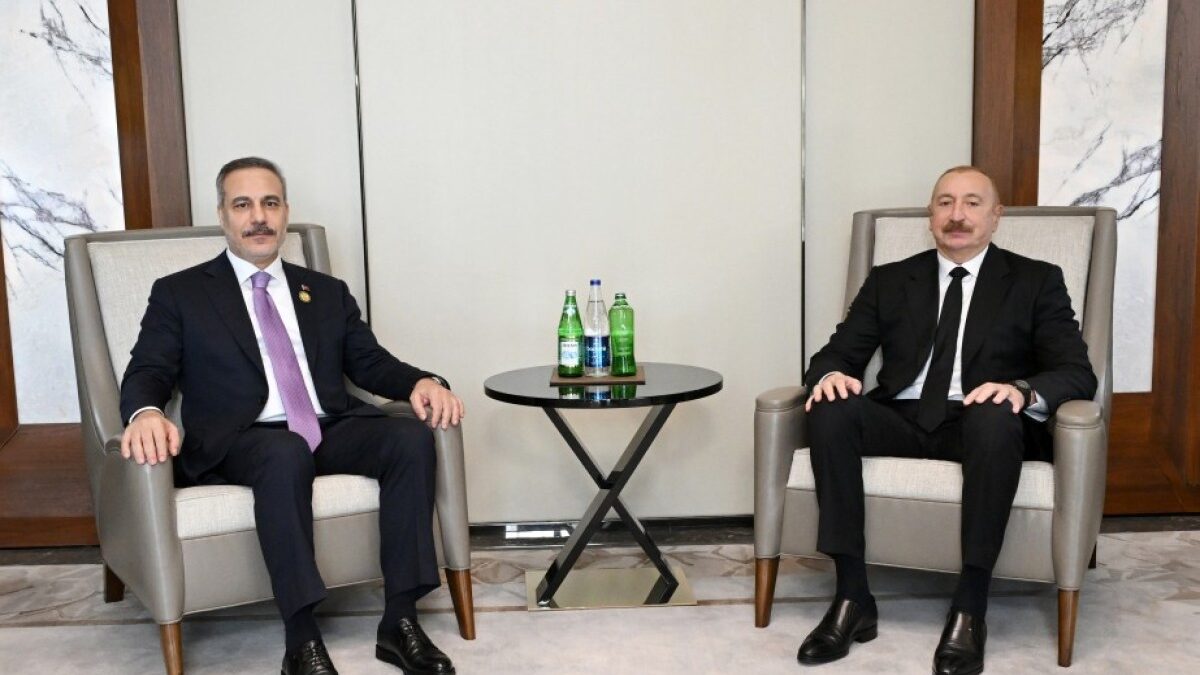 Präsident Ilham Aliyev empfängt Hakan Fidan