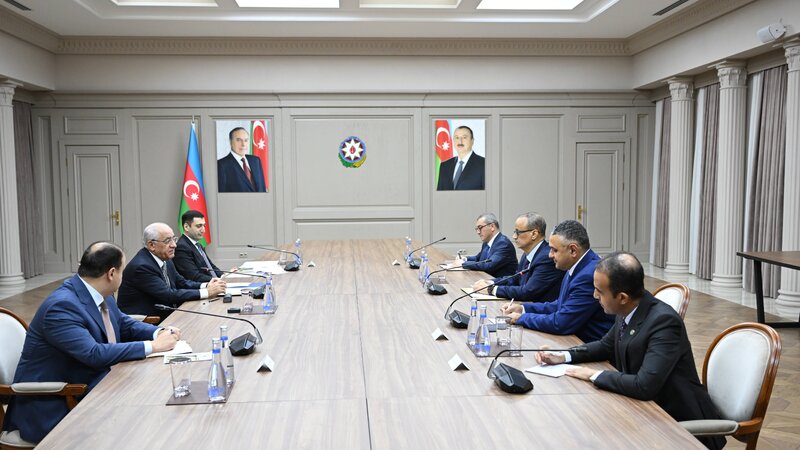 Ali Asadov traf sich mit dem Generalsekretär der OIC