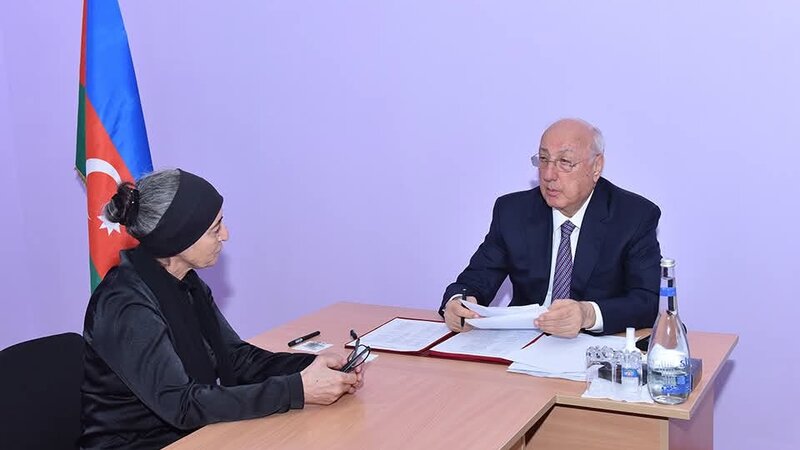 Zakir Fərəcov hielt eine mobile Sprechstunde mit Anwohnern ab – FOTO