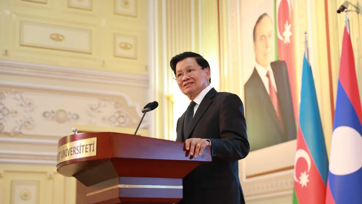 Präsident von Laos trifft sich mit Studenten der BSU