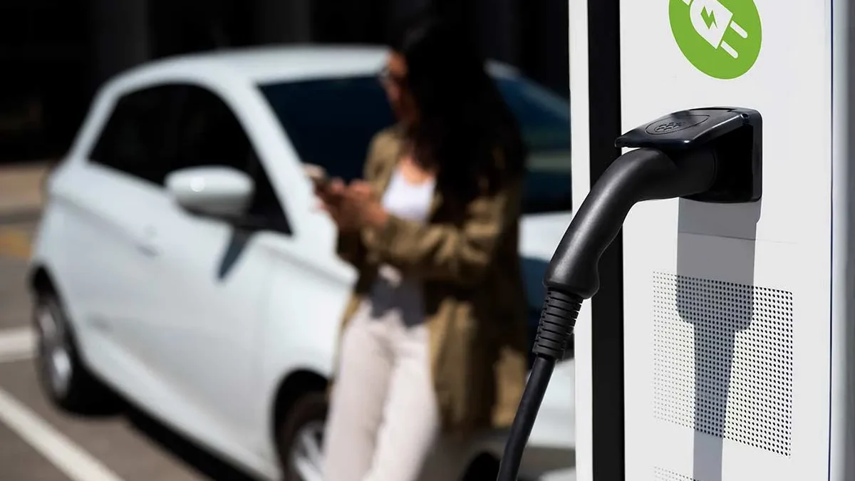 Revolutionäre Entscheidung in Deutschland: Elektroautos werden Häuser mit Strom versorgen