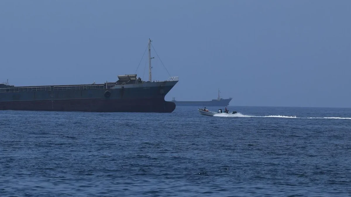 Tanker vor Saudi-Arabien Küste von unbekannter Munition getroffen